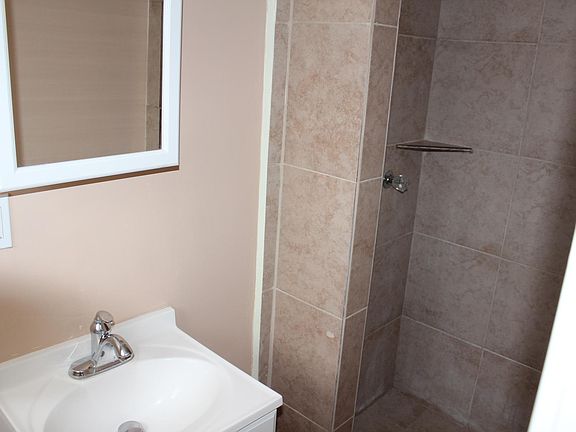 5th image of 129 Raymond St APT 82A