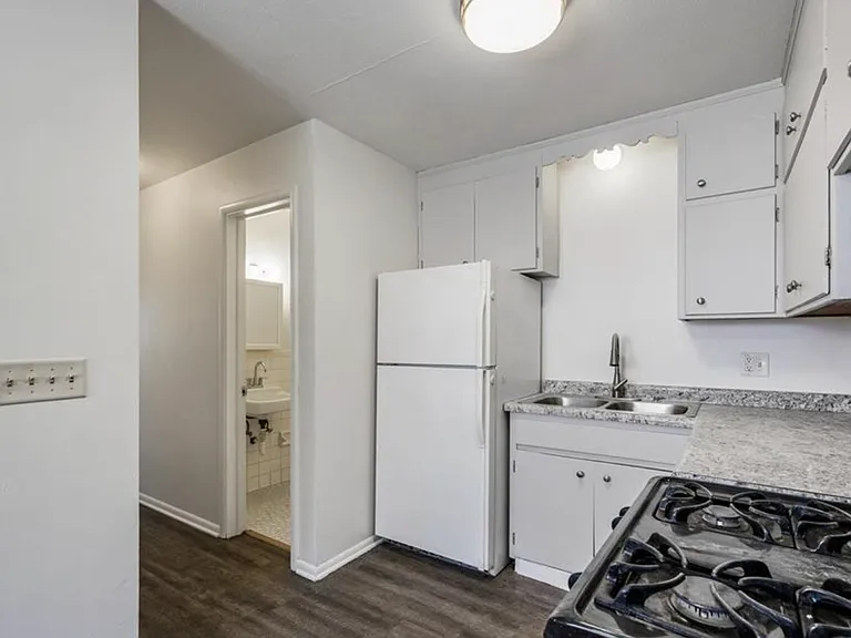 2818 East 31st Street — Photo 11