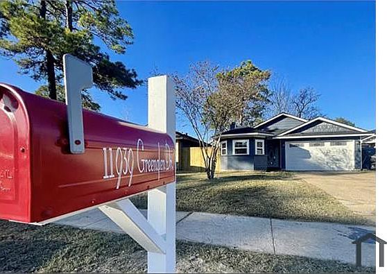 1st image of 11939 Greenglen Dr