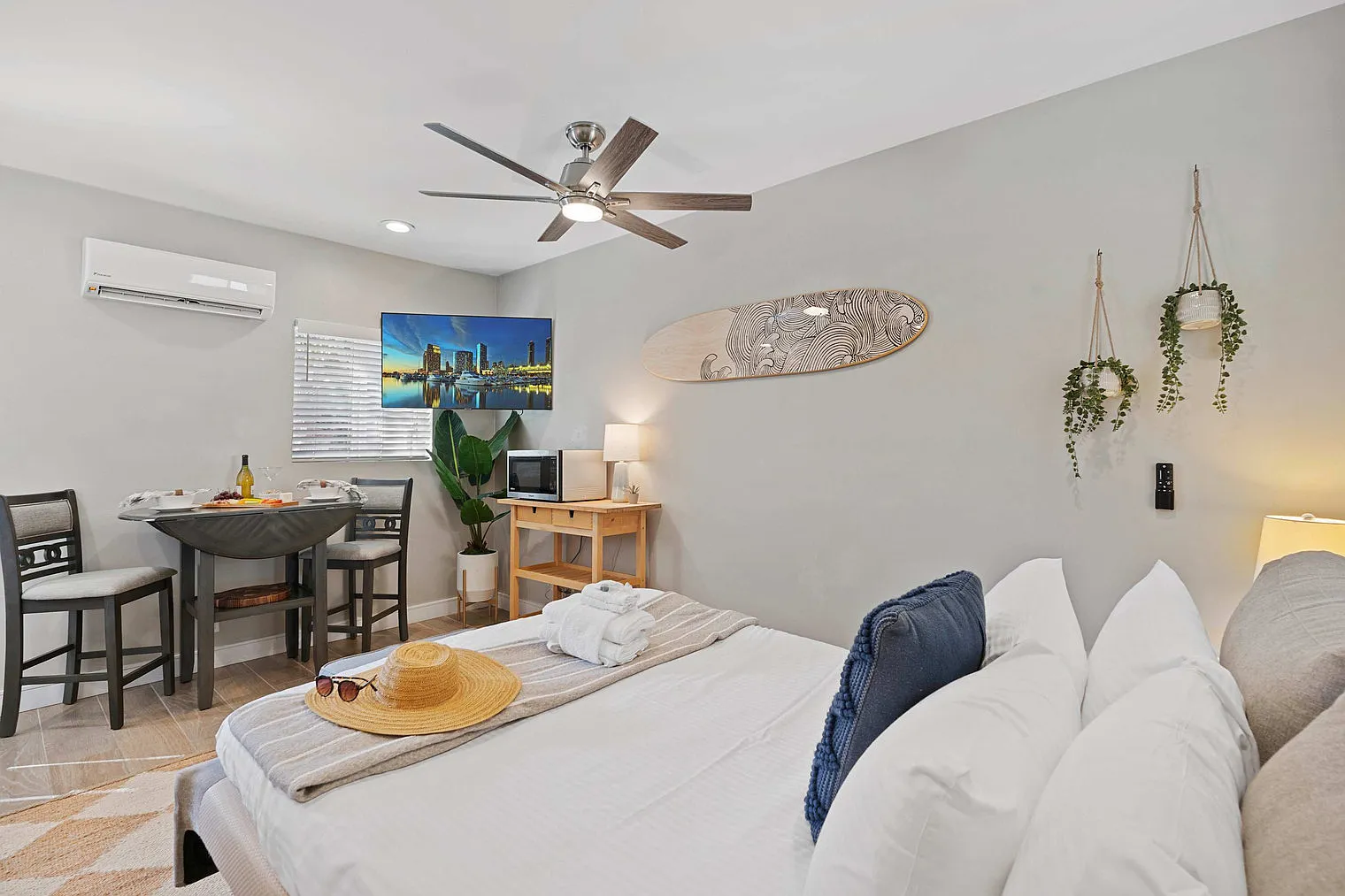 Studio, 1.0 bath, 322 sqft, $3,725 — Photo 1