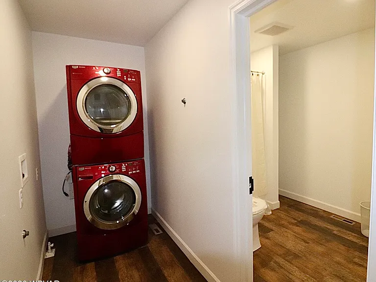 17 Lindbergh Ave — Photo 6