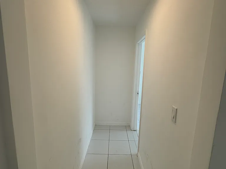 18142 SW 139th Path — Photo 3