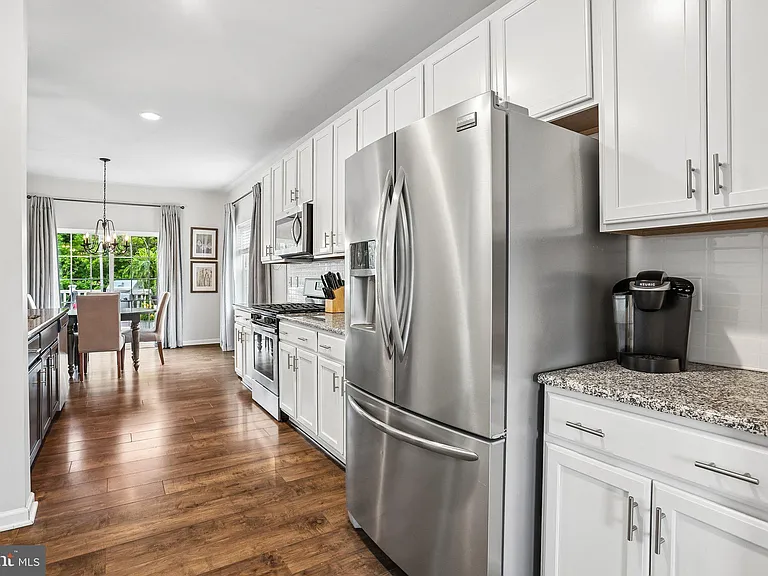 427 Green Meadow Dr — Photo 18