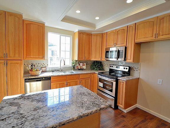 3rd image of 1898 Aberdeen Ct