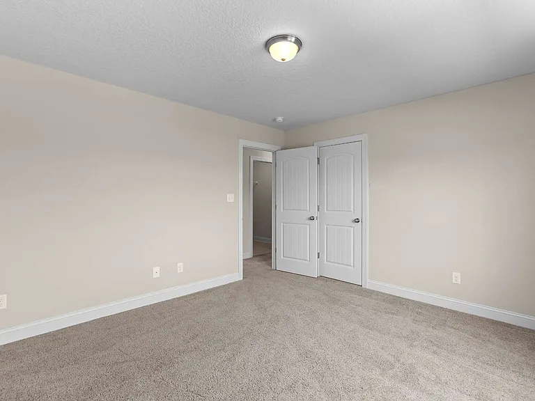 215 Old Field School Ln — Photo 31