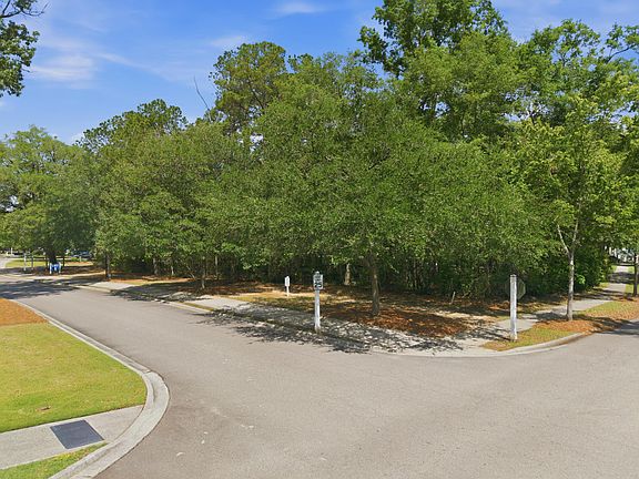 3rd image of 312 Hundred Oaks Pkwy