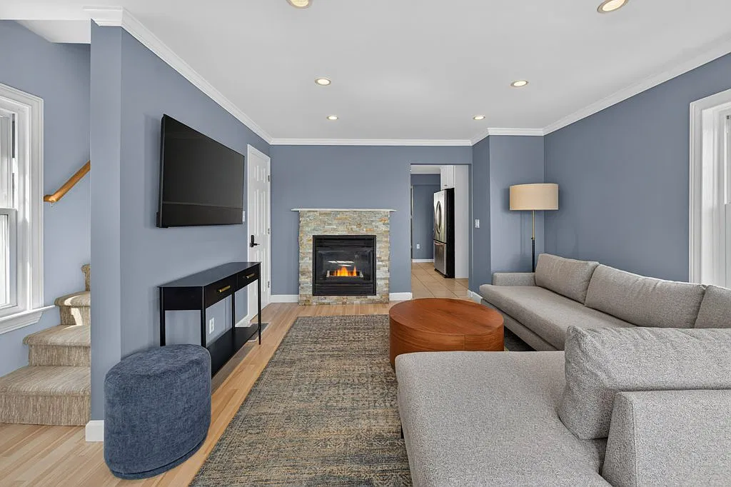 3 bed, 2.5 bath, 1544 sqft, $4,000 — Photo 3