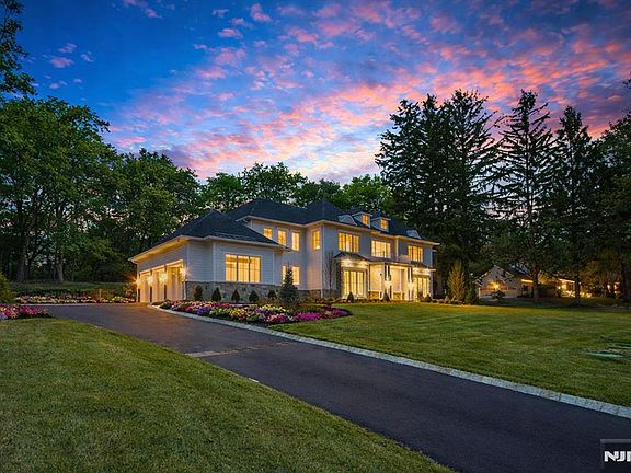 3rd image of 309 Green Ridge Rd