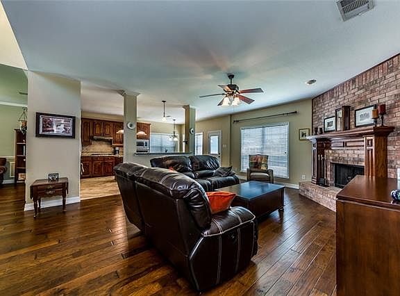 2nd image of 1304 Kenshire Ct