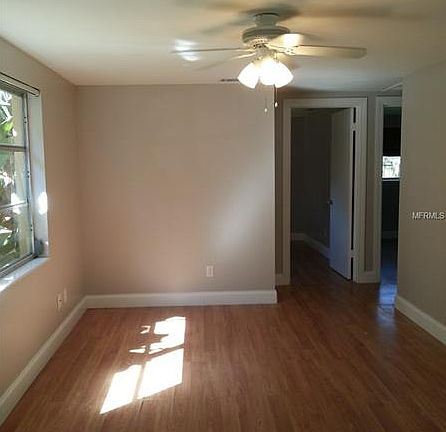 4th image of 1812 Oak St