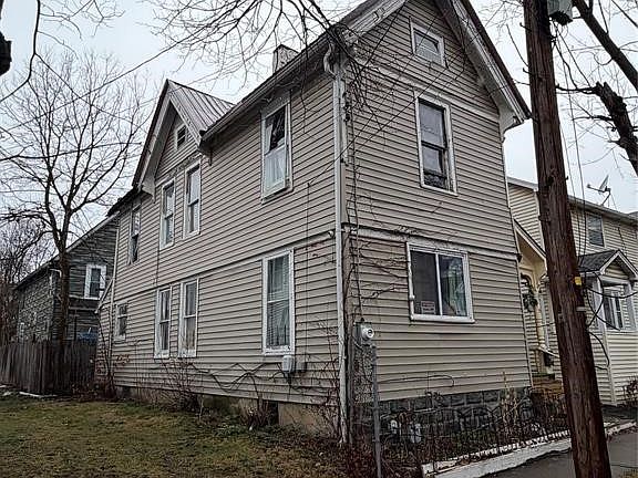 2nd image of 11 Rutherford St