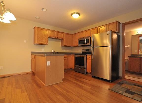 4th image of 871 Ferdinand Dr