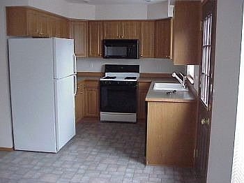 3rd image of 1003 7th Ave SE