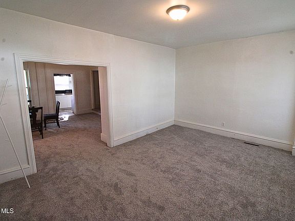 3rd image of 1023 22nd Ave