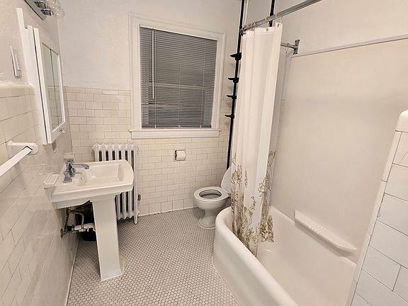 4th image of 12 Sharaf St #4