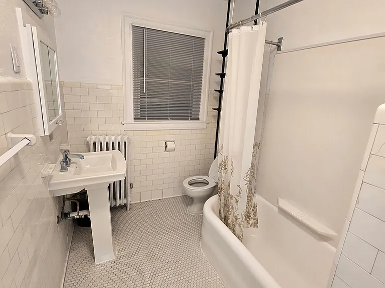 12 Sharaf St #4 — Photo 4