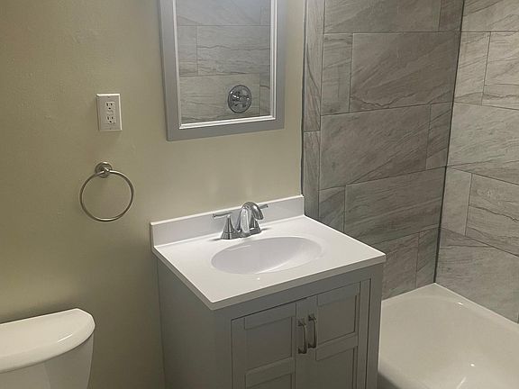 3rd image of 1685 Jane Dr #11
