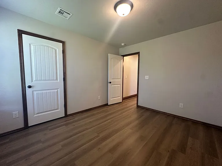 11008 SW 36th St — Photo 36