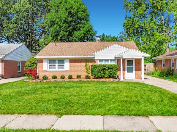 11205 W Clements Cir, Livonia, MI 48150