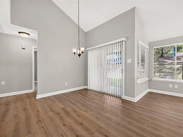 14306 River Glen Dr — Photo 9