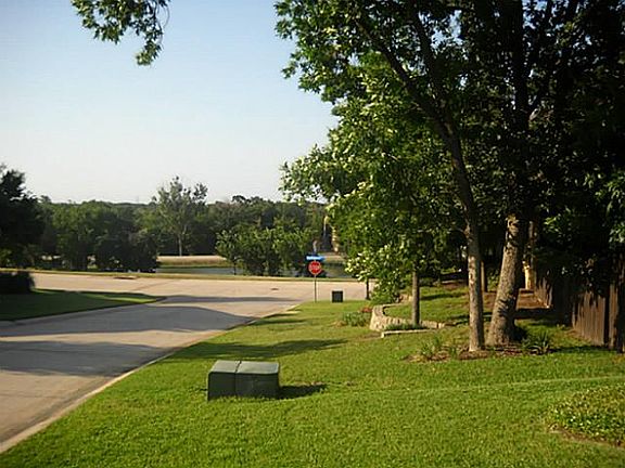 4th image of 3393 Thornberry Trl