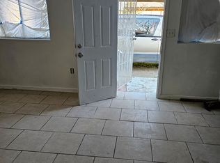 210 E 9th St #B, Bakersfield, CA 93307