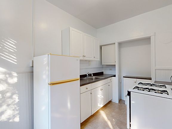 2nd image of 150 Franklin St APT 203
