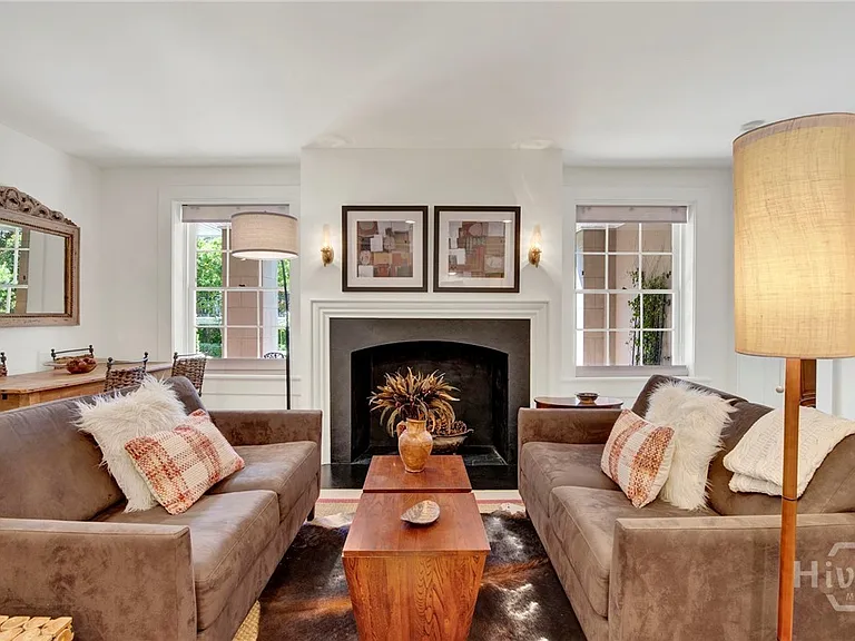224 E Jones Ln #GARDEN — Photo 16