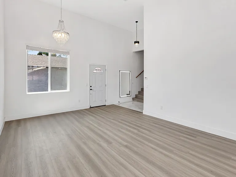1115 Broadmoor Ave #3 — Photo 2