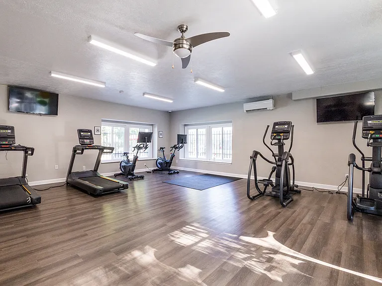 Fitness Center at Woodbridge Apartments Bloomington