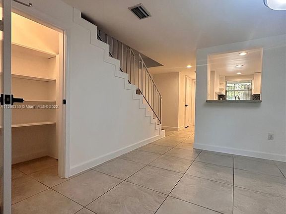 4th image of 1557 NE 105th St #7-2