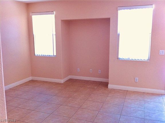 4th image of 840 Purdy Lodge St