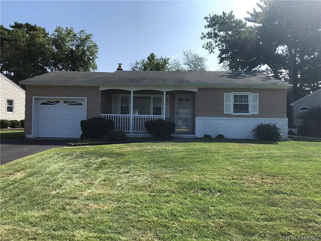 36 Stanford Dr photo 1