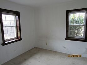 4th image of 806 Curtis Dr