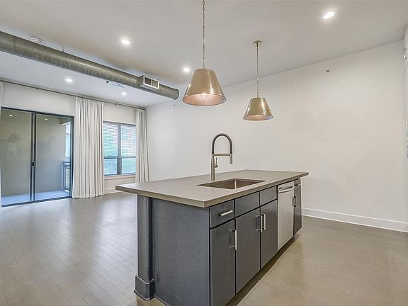 3rd image of 1901 Post Oak Blvd APT 2110