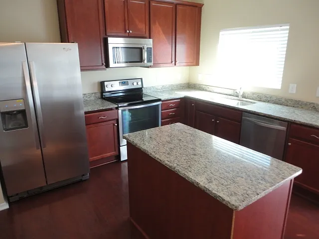 169 Rowan Dr — Photo 3