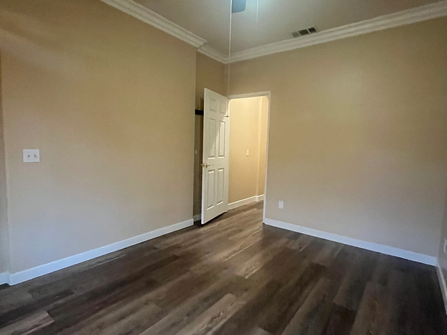 3 bed, 2274 sqft, $2,700 — Photo 4