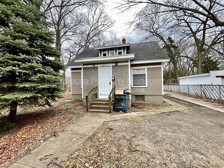 2816 Park St — Photo 1