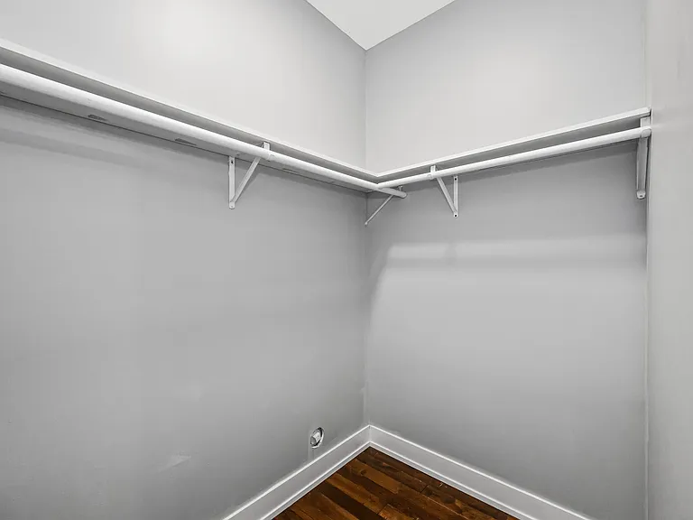 1320 W Chestnut St #2R — Photo 6