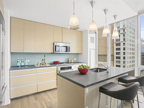5th image of 110 3rd Ave APT 10C
