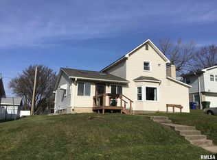 242 35th Ave N, Clinton, IA 52732