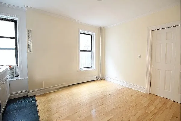 Rented by Julianna Realty Corp | media 4