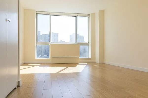 Rented by Kahen Properties | media 18