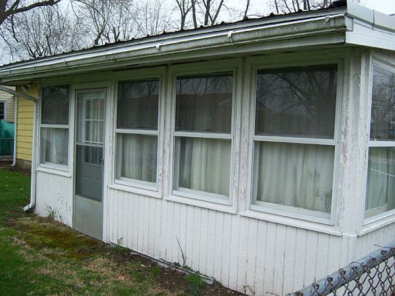 2nd image of 288 Fairview St
