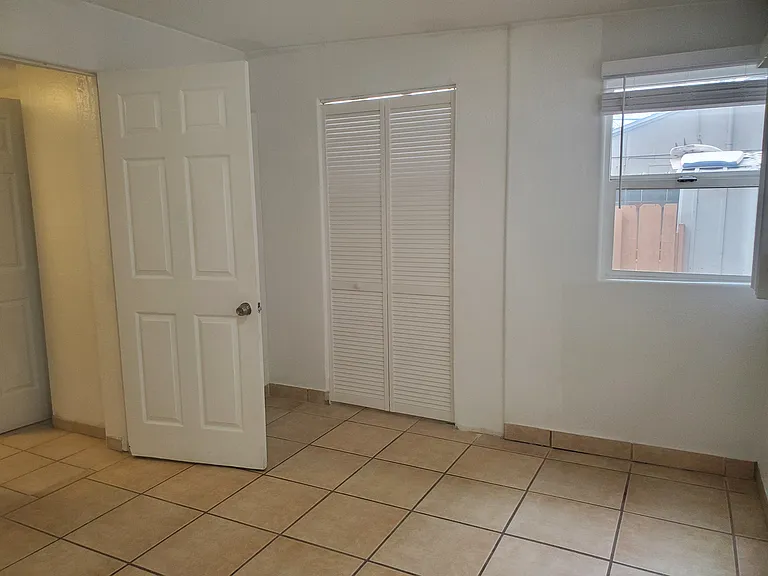 911 Hornblend St — Photo 8