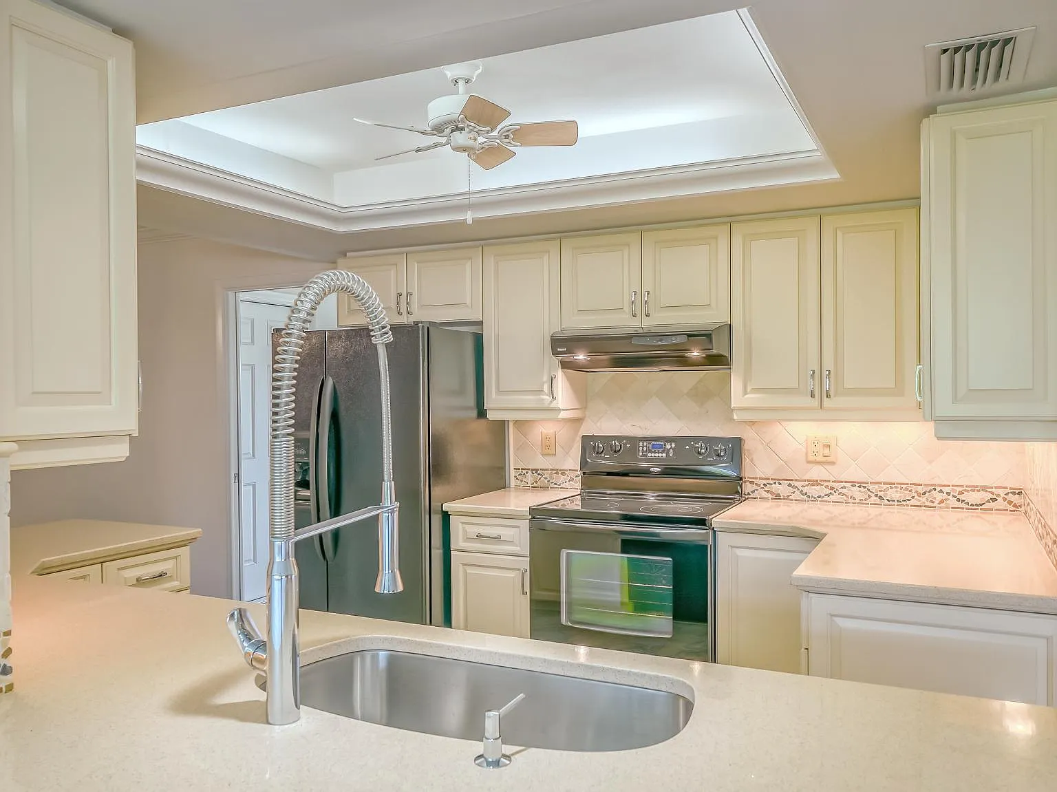 2 bed, 2358 sqft, $3,200 — Photo 1