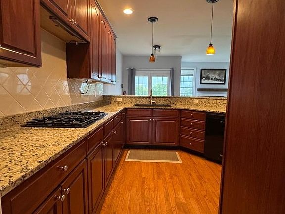 4th image of 86 Briar Ct