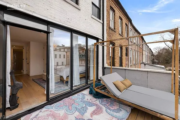 Rented by Sotheby's International Realty | media 6