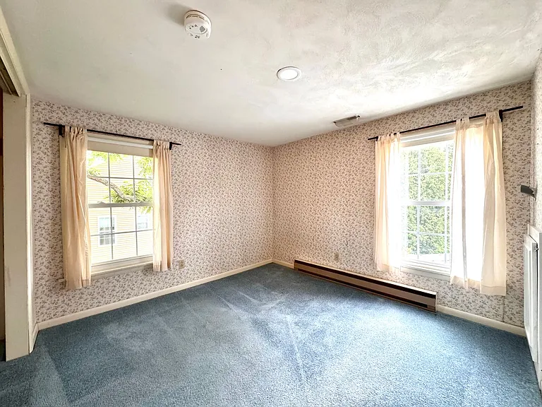 506 E Riverside Dr — Photo 12