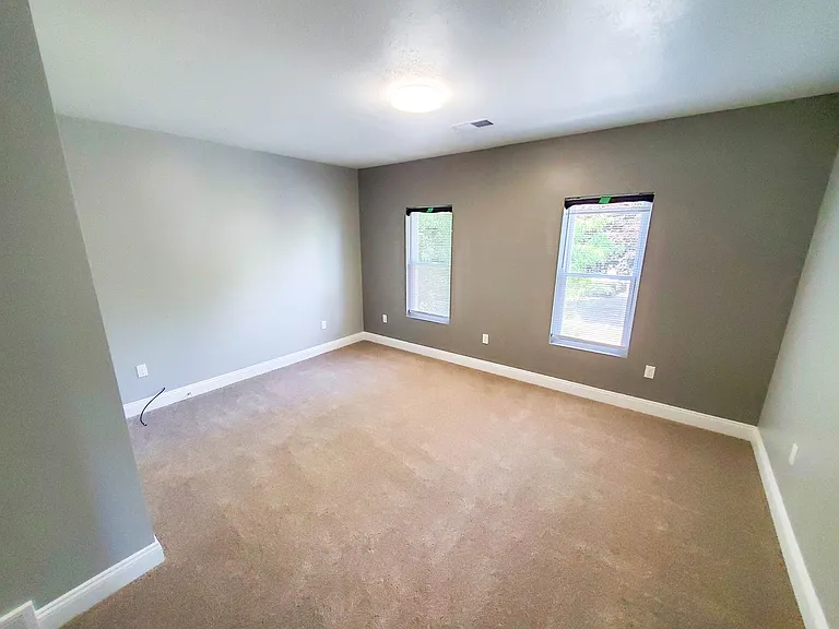 333 W 3rd St — Photo 3